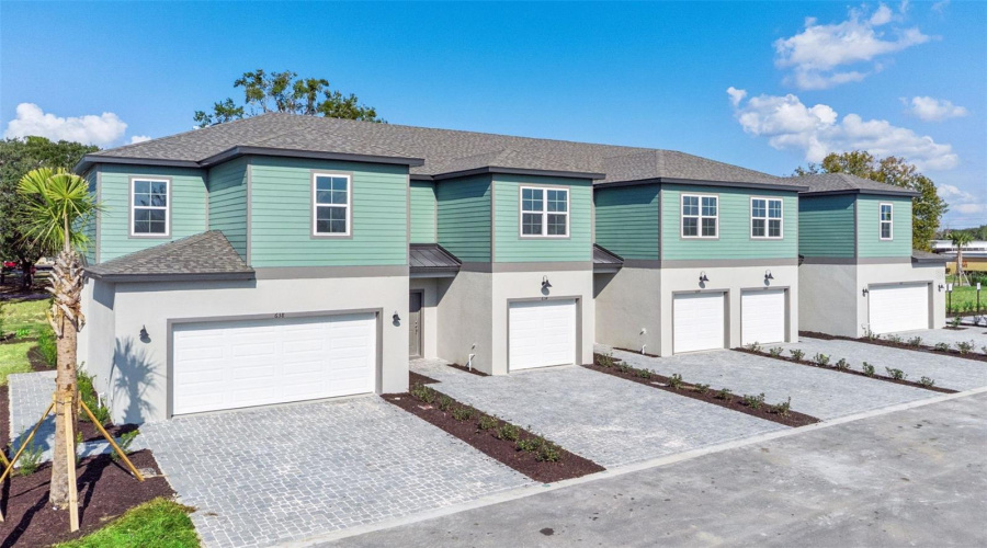 Eustis, Florida 32726, 3 Bedroom Bedrooms, ,2 Bathroombathrooms,Residential,For Sale,Red Pine,0,Mfrw7888902