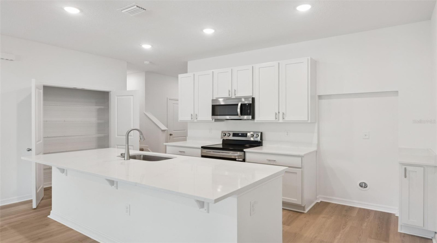 Eustis, Florida 32726, 3 Bedroom Bedrooms, ,2 Bathroombathrooms,Residential,For Sale,Red Pine,0,Mfrw7888902
