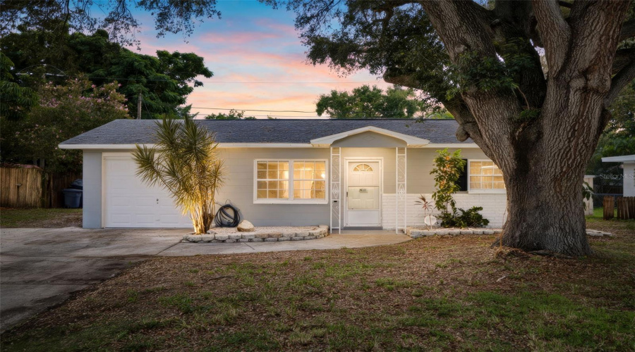 St Petersburg, Florida 33709, 2 Bedroom Bedrooms, ,1 Bathroombathrooms,Residential,For Sale,44Th,0,Mfrtb8542524