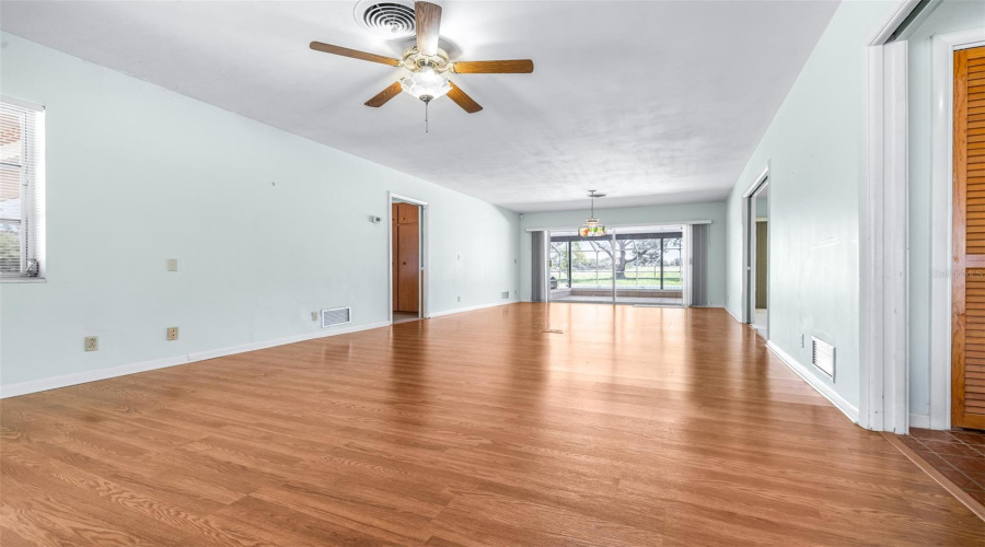Haines City, Florida 33844, 5 Bedroom Bedrooms, ,3 Bathroombathrooms,Residential,For Sale,Crest,0,Mfrp4939708