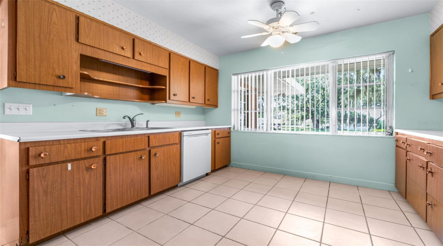 Haines City, Florida 33844, 5 Bedroom Bedrooms, ,3 Bathroombathrooms,Residential,For Sale,Crest,0,Mfrp4939708