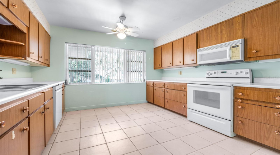 Haines City, Florida 33844, 5 Bedroom Bedrooms, ,3 Bathroombathrooms,Residential,For Sale,Crest,0,Mfrp4939708