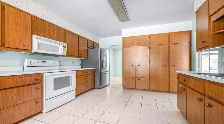 Haines City, Florida 33844, 5 Bedroom Bedrooms, ,3 Bathroombathrooms,Residential,For Sale,Crest,0,Mfrp4939708
