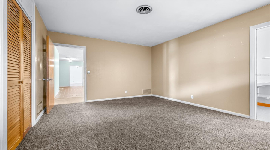 Haines City, Florida 33844, 5 Bedroom Bedrooms, ,3 Bathroombathrooms,Residential,For Sale,Crest,0,Mfrp4939708