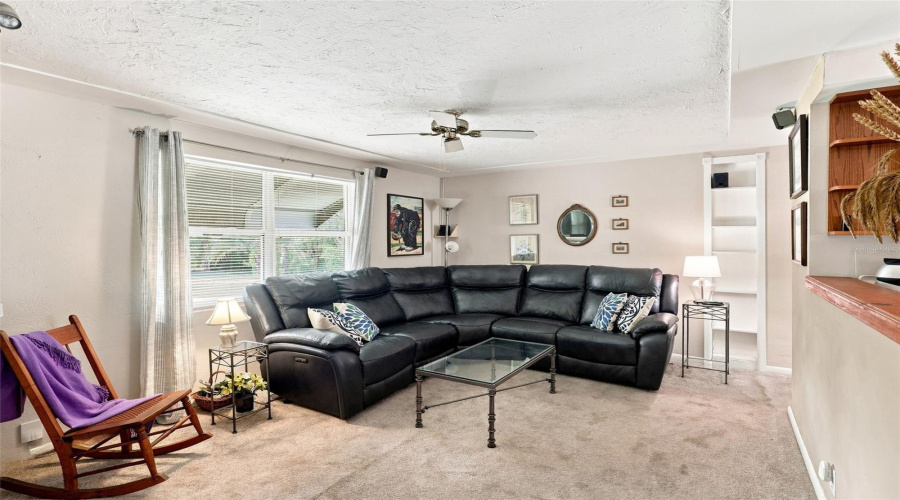 Debary, Florida 32713, 3 Bedroom Bedrooms, ,2 Bathroombathrooms,Residential,For Sale,Riviera,0,Mfrg5116913