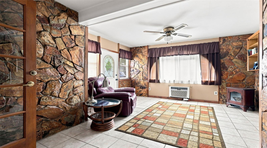 Debary, Florida 32713, 3 Bedroom Bedrooms, ,2 Bathroombathrooms,Residential,For Sale,Riviera,0,Mfrg5116913