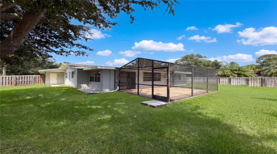 Melbourne, Florida 32901, 3 Bedroom Bedrooms, ,2 Bathroombathrooms,Residential,For Sale,Fairway,0,Mfro6436084