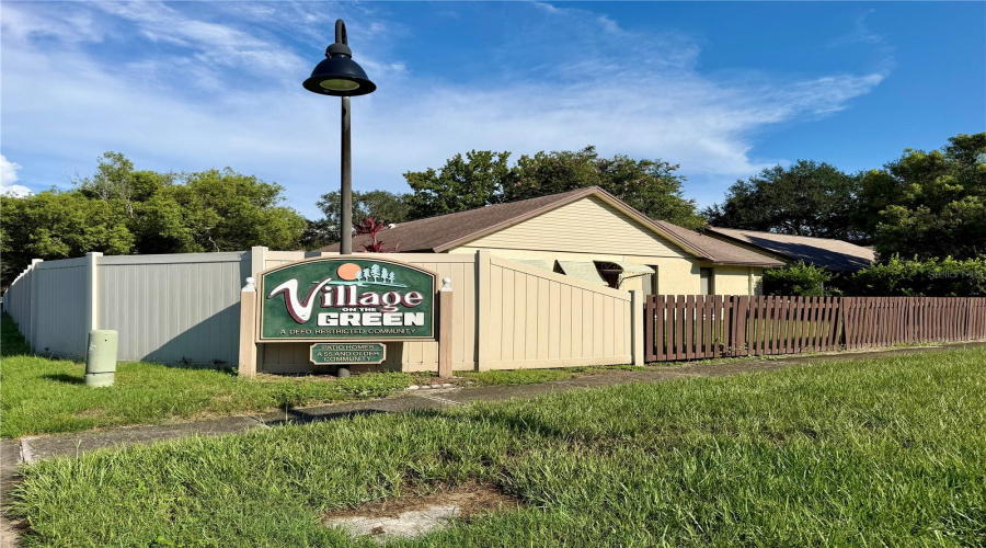 Clearwater, Florida 33763, 2 Bedroom Bedrooms, ,2 Bathroombathrooms,Residential,For Sale,Royal Pines,0,Mfrtb8538041