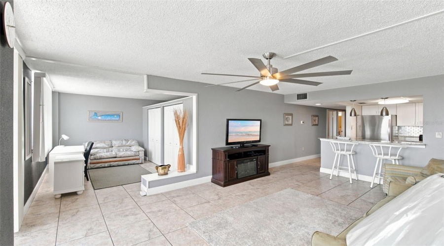 Daytona Beach, Florida 32118, 1 Bedroom Bedrooms, ,1 Bathroombathrooms,Residential,For Sale,Halifax,0,Mfrv4950902