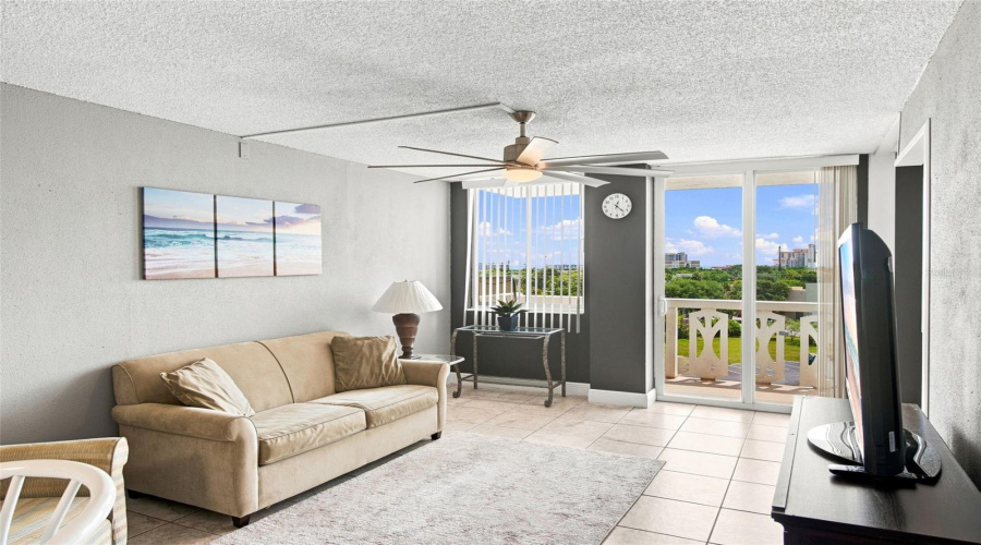 Daytona Beach, Florida 32118, 1 Bedroom Bedrooms, ,1 Bathroombathrooms,Residential,For Sale,Halifax,0,Mfrv4950902