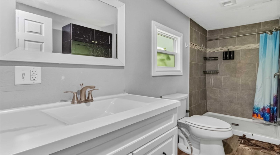Brandon, Florida 33511, 3 Bedroom Bedrooms, ,2 Bathroombathrooms,Residential,For Sale,Kings,0,Mfrtb8540031