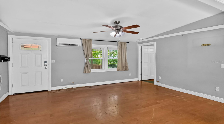 Brandon, Florida 33511, 3 Bedroom Bedrooms, ,2 Bathroombathrooms,Residential,For Sale,Kings,0,Mfrtb8540031