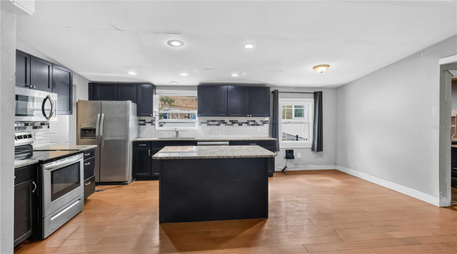 Brandon, Florida 33511, 3 Bedroom Bedrooms, ,2 Bathroombathrooms,Residential,For Sale,Kings,0,Mfrtb8540031