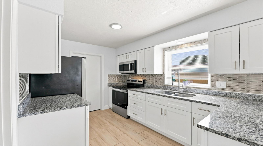 Orlando, Florida 32809, 4 Bedroom Bedrooms, ,2 Bathroombathrooms,Residential,For Sale,Willow Oak,0,Mfro6436454