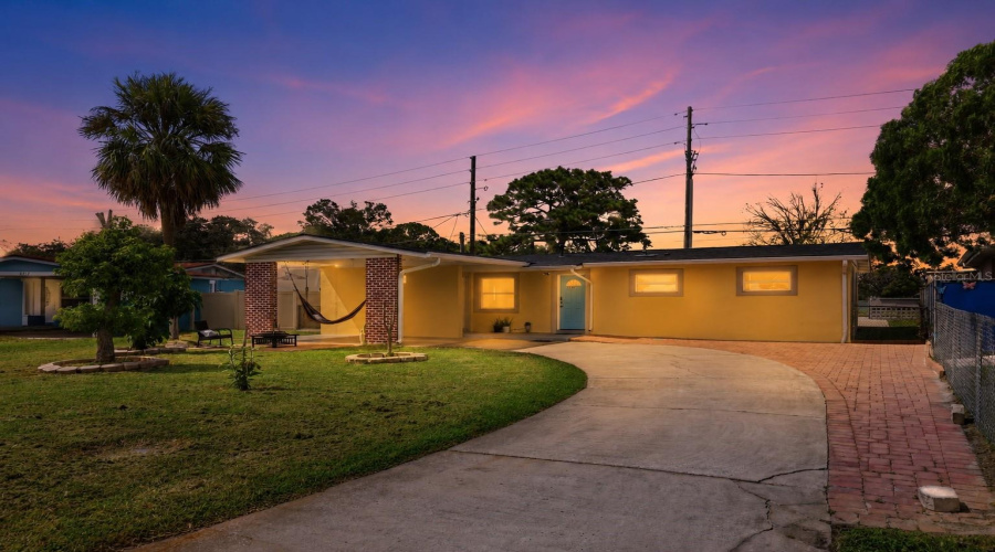 Orlando, Florida 32809, 4 Bedroom Bedrooms, ,2 Bathroombathrooms,Residential,For Sale,Willow Oak,0,Mfro6436454