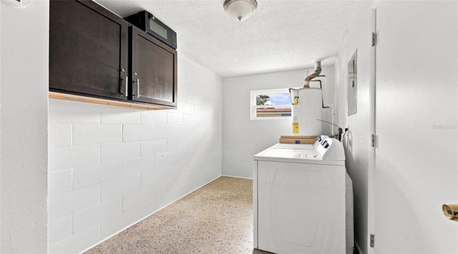 Orlando, Florida 32809, 4 Bedroom Bedrooms, ,2 Bathroombathrooms,Residential,For Sale,Willow Oak,0,Mfro6436454