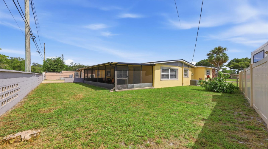 Orlando, Florida 32809, 4 Bedroom Bedrooms, ,2 Bathroombathrooms,Residential,For Sale,Willow Oak,0,Mfro6436454