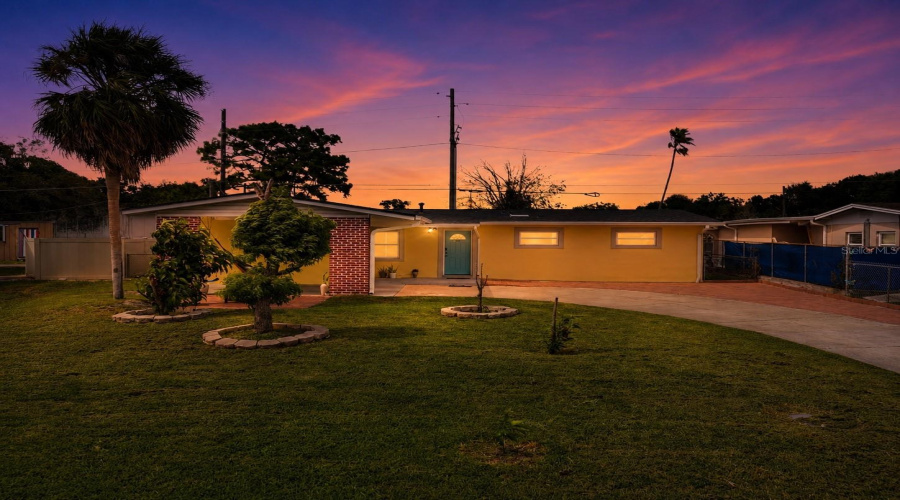 Orlando, Florida 32809, 4 Bedroom Bedrooms, ,2 Bathroombathrooms,Residential,For Sale,Willow Oak,0,Mfro6436454