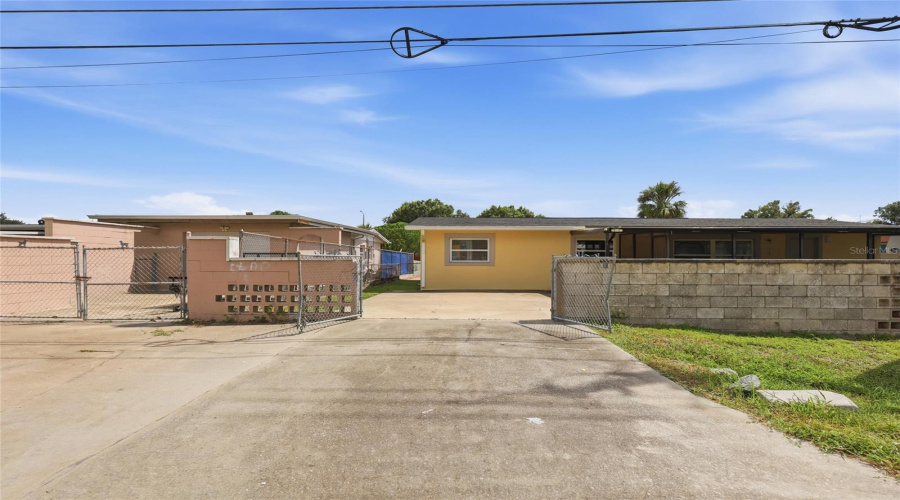 Orlando, Florida 32809, 4 Bedroom Bedrooms, ,2 Bathroombathrooms,Residential,For Sale,Willow Oak,0,Mfro6436454