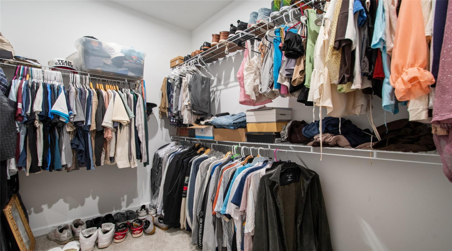 Tons Of Storage Space, Hanging And Shelves For Your Bins Or Luggage To Be Situated And Up And Out Of The Way.