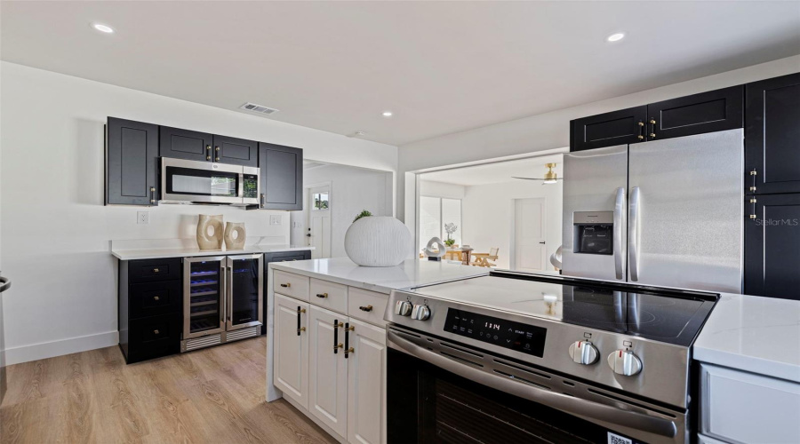 St Petersburg, Florida 33713, 2 Bedroom Bedrooms, ,2 Bathroombathrooms,Residential,For Sale,38Th,0,Mfrtb8542523