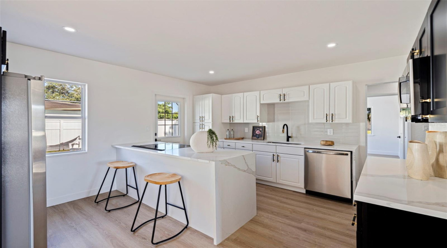 St Petersburg, Florida 33713, 2 Bedroom Bedrooms, ,2 Bathroombathrooms,Residential,For Sale,38Th,0,Mfrtb8542523