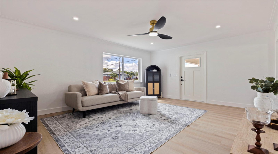 St Petersburg, Florida 33713, 2 Bedroom Bedrooms, ,2 Bathroombathrooms,Residential,For Sale,38Th,0,Mfrtb8542523