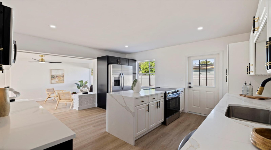 St Petersburg, Florida 33713, 2 Bedroom Bedrooms, ,2 Bathroombathrooms,Residential,For Sale,38Th,0,Mfrtb8542523
