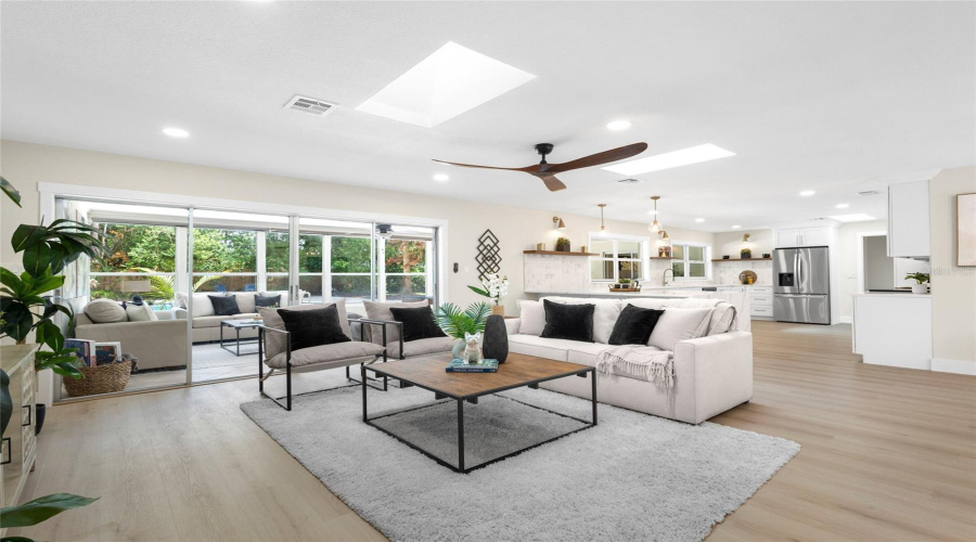 Longwood, Florida 32779, 5 Bedroom Bedrooms, ,3 Bathroombathrooms,Residential,For Sale,Sweetwater,0,Mfrv4950849