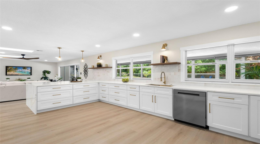 Longwood, Florida 32779, 5 Bedroom Bedrooms, ,3 Bathroombathrooms,Residential,For Sale,Sweetwater,0,Mfrv4950849