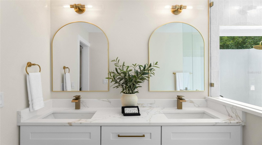 Longwood, Florida 32779, 5 Bedroom Bedrooms, ,3 Bathroombathrooms,Residential,For Sale,Sweetwater,0,Mfrv4950849