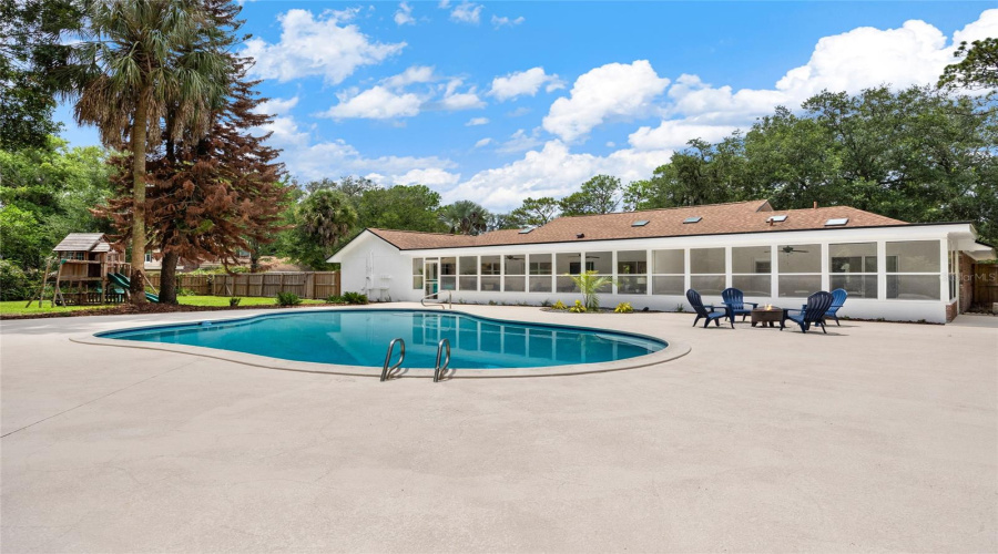 Longwood, Florida 32779, 5 Bedroom Bedrooms, ,3 Bathroombathrooms,Residential,For Sale,Sweetwater,0,Mfrv4950849
