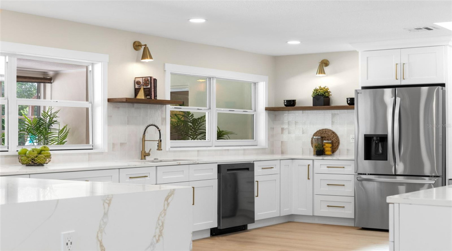 Longwood, Florida 32779, 5 Bedroom Bedrooms, ,3 Bathroombathrooms,Residential,For Sale,Sweetwater,0,Mfrv4950849