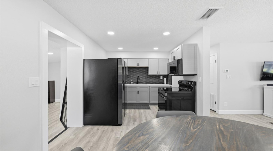Tampa, Florida 33610, 4 Bedroom Bedrooms, ,2 Bathroombathrooms,Residential,For Sale,Tudor,0,Mfrtb8542061