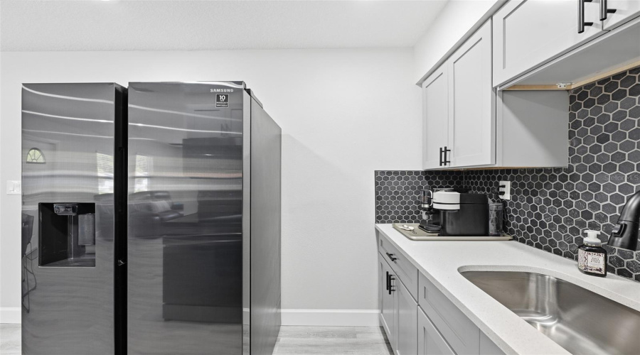 Tampa, Florida 33610, 4 Bedroom Bedrooms, ,2 Bathroombathrooms,Residential,For Sale,Tudor,0,Mfrtb8542061