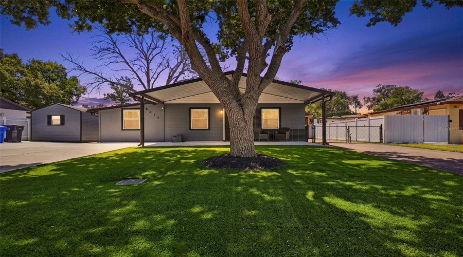 Tampa, Florida 33610, 4 Bedroom Bedrooms, ,2 Bathroombathrooms,Residential,For Sale,Tudor,0,Mfrtb8542061