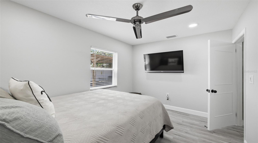 Tampa, Florida 33610, 4 Bedroom Bedrooms, ,2 Bathroombathrooms,Residential,For Sale,Tudor,0,Mfrtb8542061