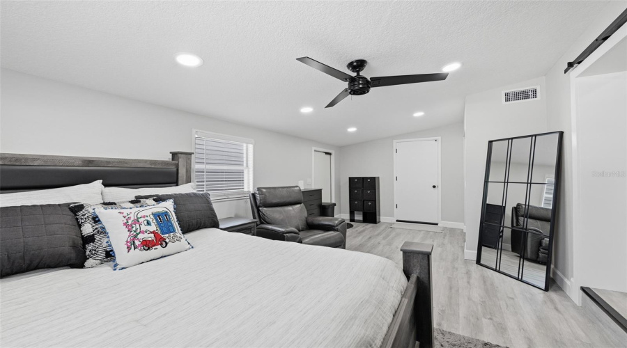 Tampa, Florida 33610, 4 Bedroom Bedrooms, ,2 Bathroombathrooms,Residential,For Sale,Tudor,0,Mfrtb8542061