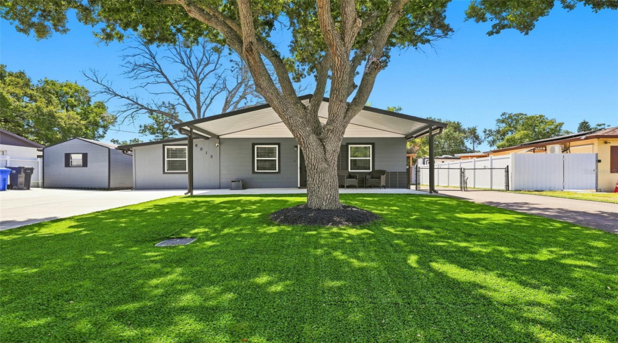 Tampa, Florida 33610, 4 Bedroom Bedrooms, ,2 Bathroombathrooms,Residential,For Sale,Tudor,0,Mfrtb8542061