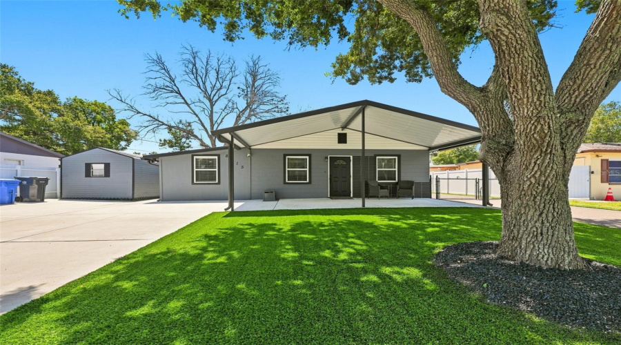 Tampa, Florida 33610, 4 Bedroom Bedrooms, ,2 Bathroombathrooms,Residential,For Sale,Tudor,0,Mfrtb8542061