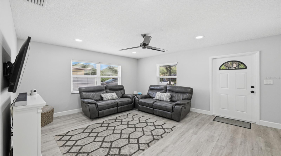 Tampa, Florida 33610, 4 Bedroom Bedrooms, ,2 Bathroombathrooms,Residential,For Sale,Tudor,0,Mfrtb8542061
