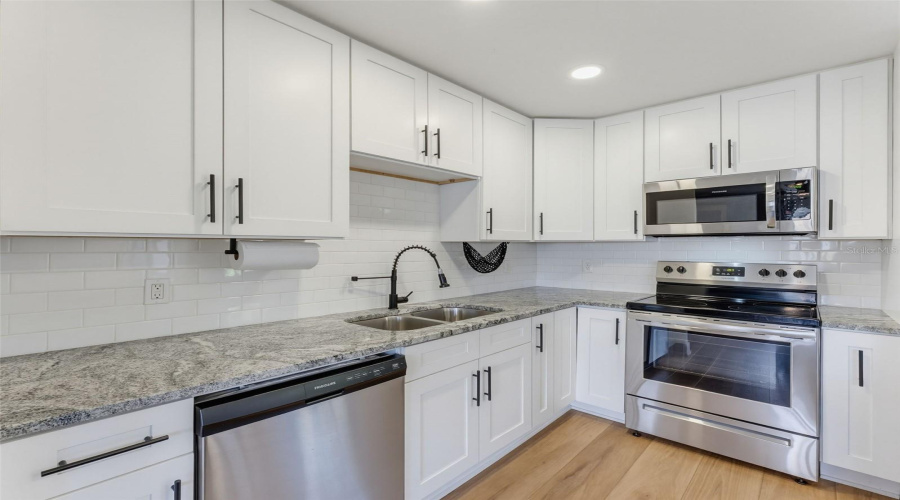 St Petersburg, Florida 33713, 3 Bedroom Bedrooms, ,2 Bathroombathrooms,Residential,For Sale,42Nd,0,Mfrtb8542489