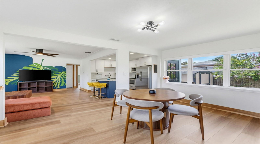 St Petersburg, Florida 33713, 3 Bedroom Bedrooms, ,2 Bathroombathrooms,Residential,For Sale,42Nd,0,Mfrtb8542489