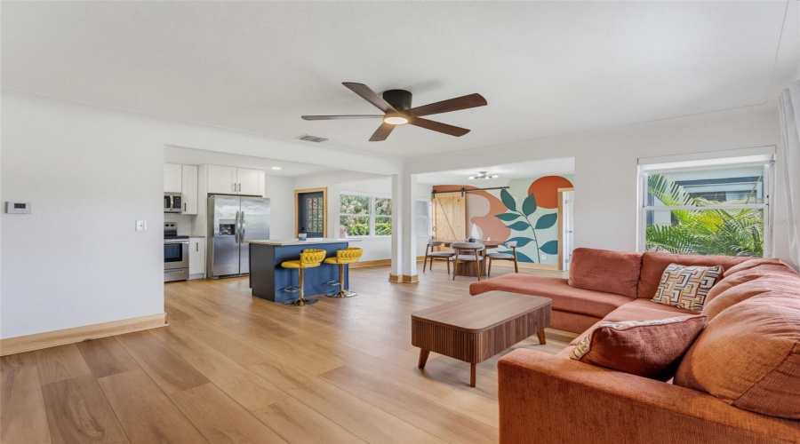 St Petersburg, Florida 33713, 3 Bedroom Bedrooms, ,2 Bathroombathrooms,Residential,For Sale,42Nd,0,Mfrtb8542489