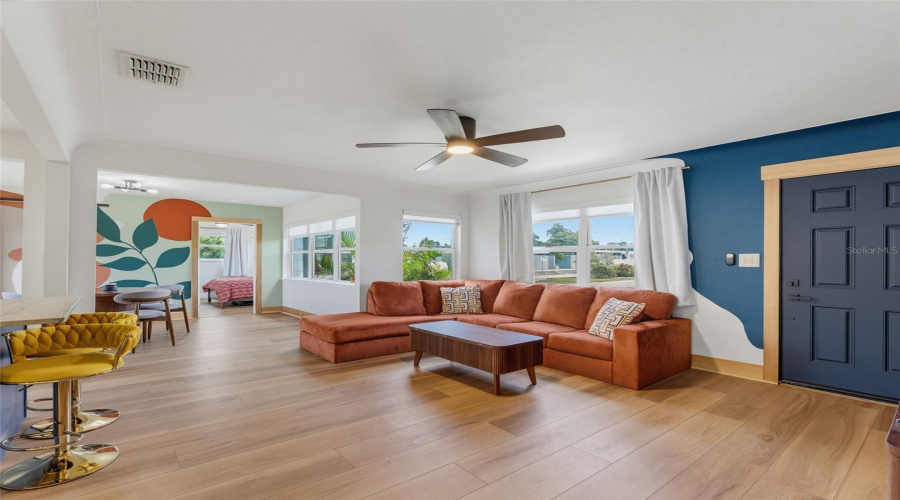 St Petersburg, Florida 33713, 3 Bedroom Bedrooms, ,2 Bathroombathrooms,Residential,For Sale,42Nd,0,Mfrtb8542489
