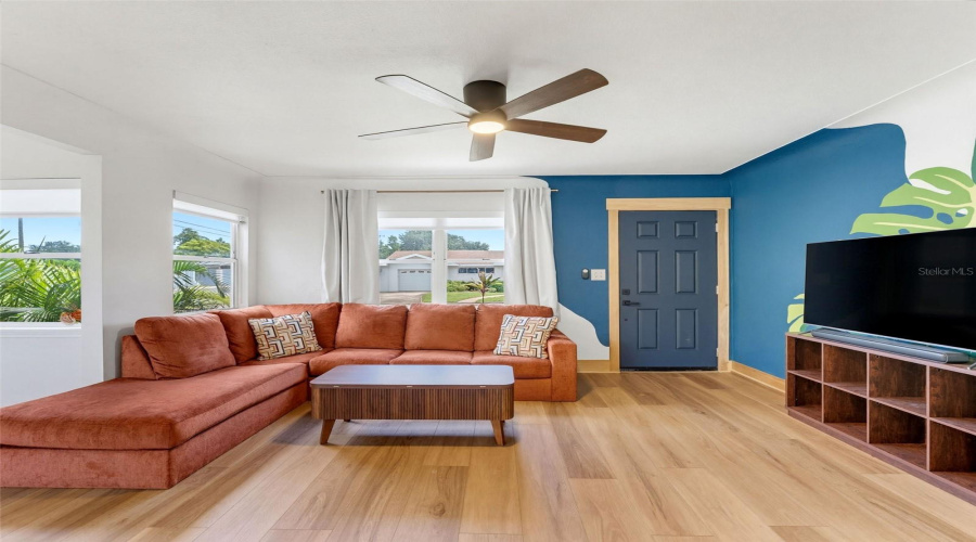St Petersburg, Florida 33713, 3 Bedroom Bedrooms, ,2 Bathroombathrooms,Residential,For Sale,42Nd,0,Mfrtb8542489