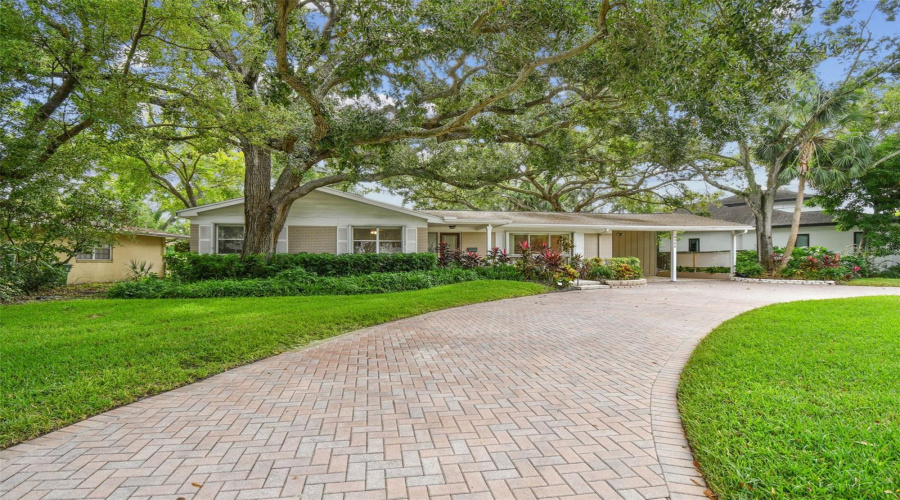 Tampa, Florida 33629, 3 Bedroom Bedrooms, ,2 Bathroombathrooms,Residential,For Sale,Henderson,0,Mfrtb8484034