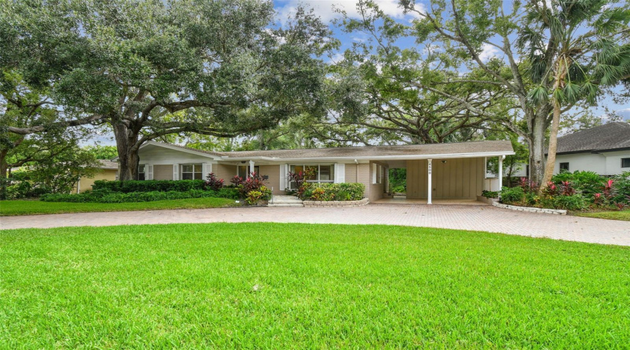 Tampa, Florida 33629, 3 Bedroom Bedrooms, ,2 Bathroombathrooms,Residential,For Sale,Henderson,0,Mfrtb8484034