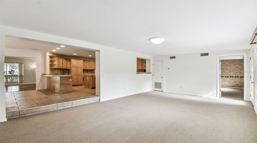 Tampa, Florida 33629, 3 Bedroom Bedrooms, ,2 Bathroombathrooms,Residential,For Sale,Henderson,0,Mfrtb8484034