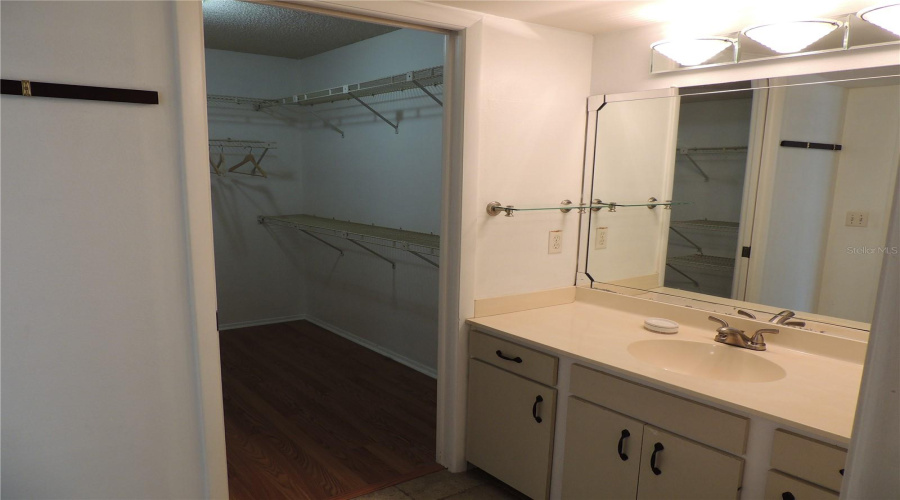 Bradenton, Florida 34210, 3 Bedroom Bedrooms, ,2 Bathroombathrooms,Residential,For Sale,Timberlake,0,Mfra4703993